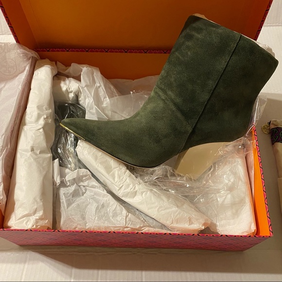 NEW Tory Burch Lila Ankle Bootie Olive Suede Size 9.5 - Picture 12 of 15